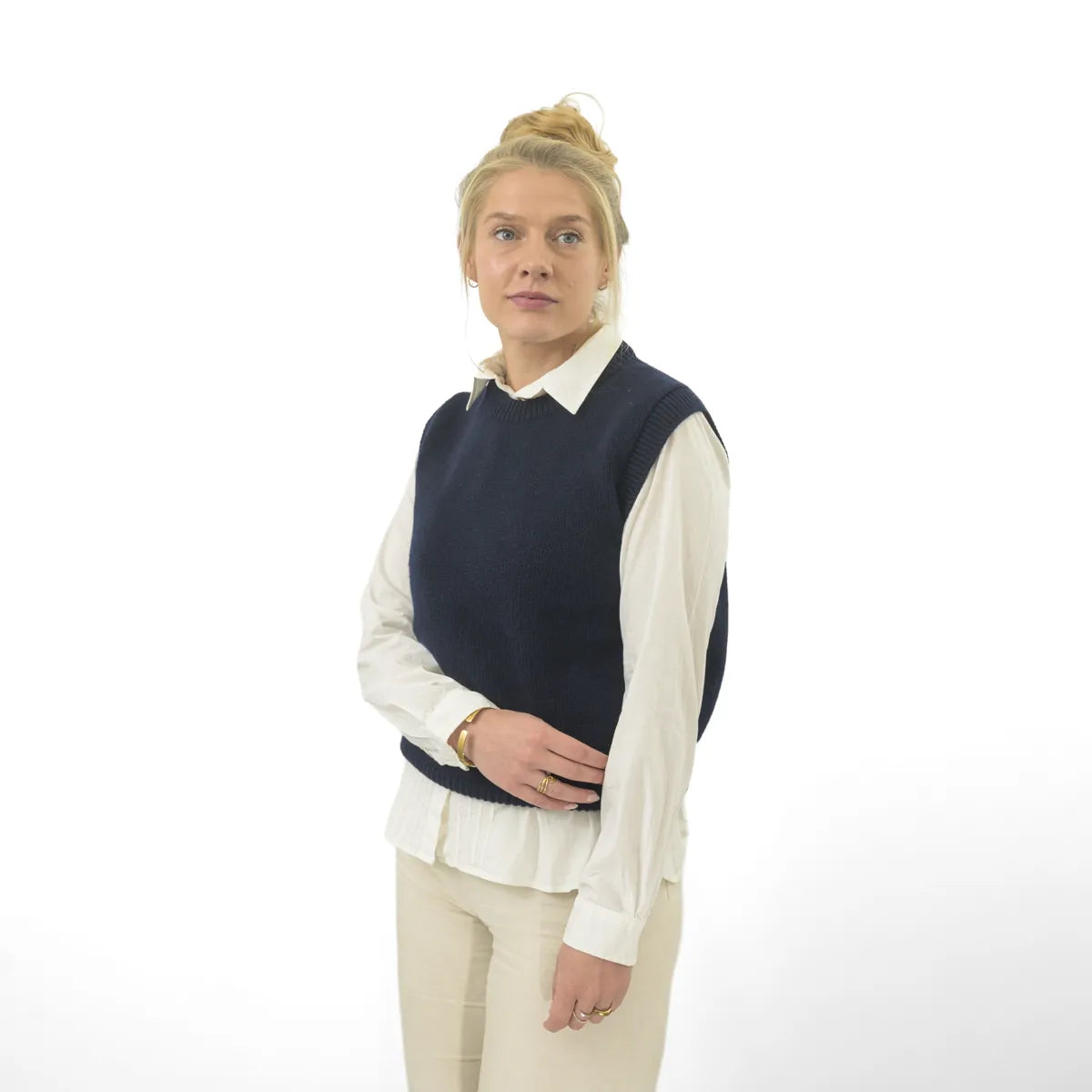 Women’s Tank Top in navy, 100% superfine lambswool