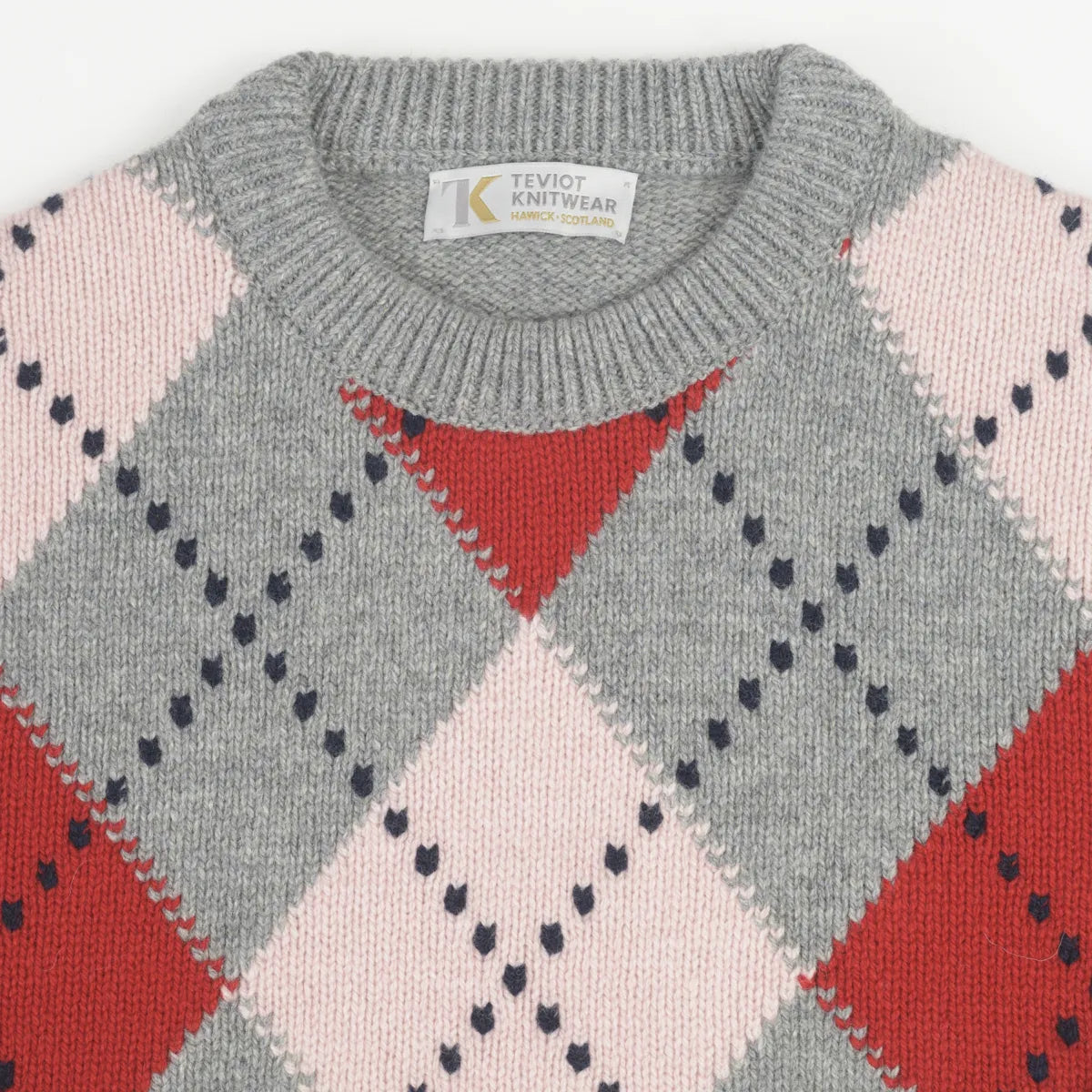 Round neck detail Women’s Chunky Argyle Jumper, colour Flannel Grey with Nymph Pink